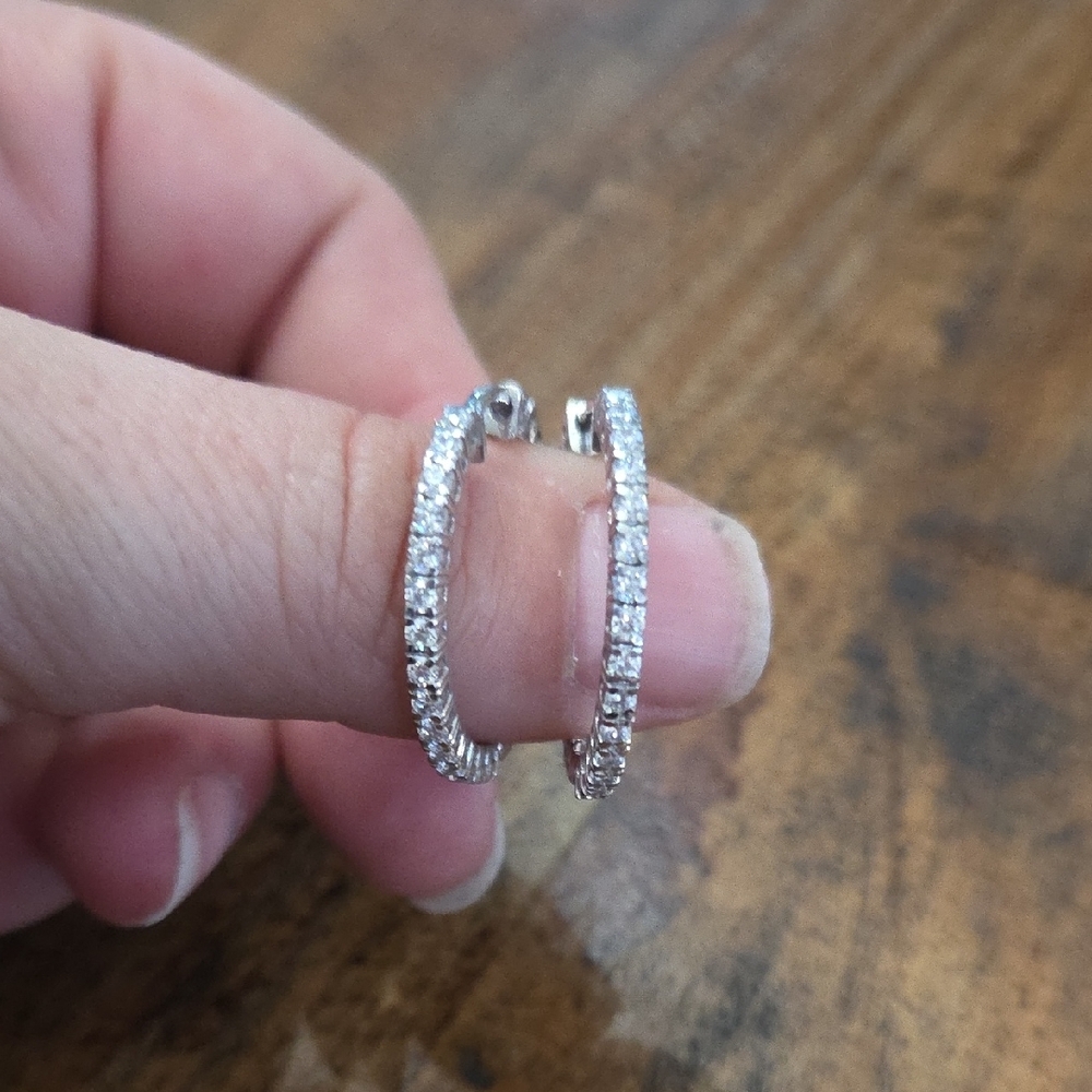 Elegant Silver Hoop Earrings - Picture 5 of 6